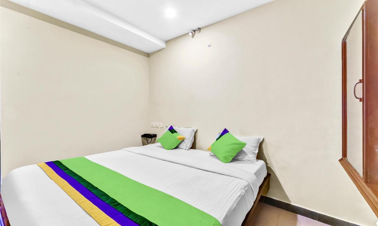 Treebo B Coral, 2 Km From Promenade Beach Hotel Pondicherry Ngoại thất bức ảnh