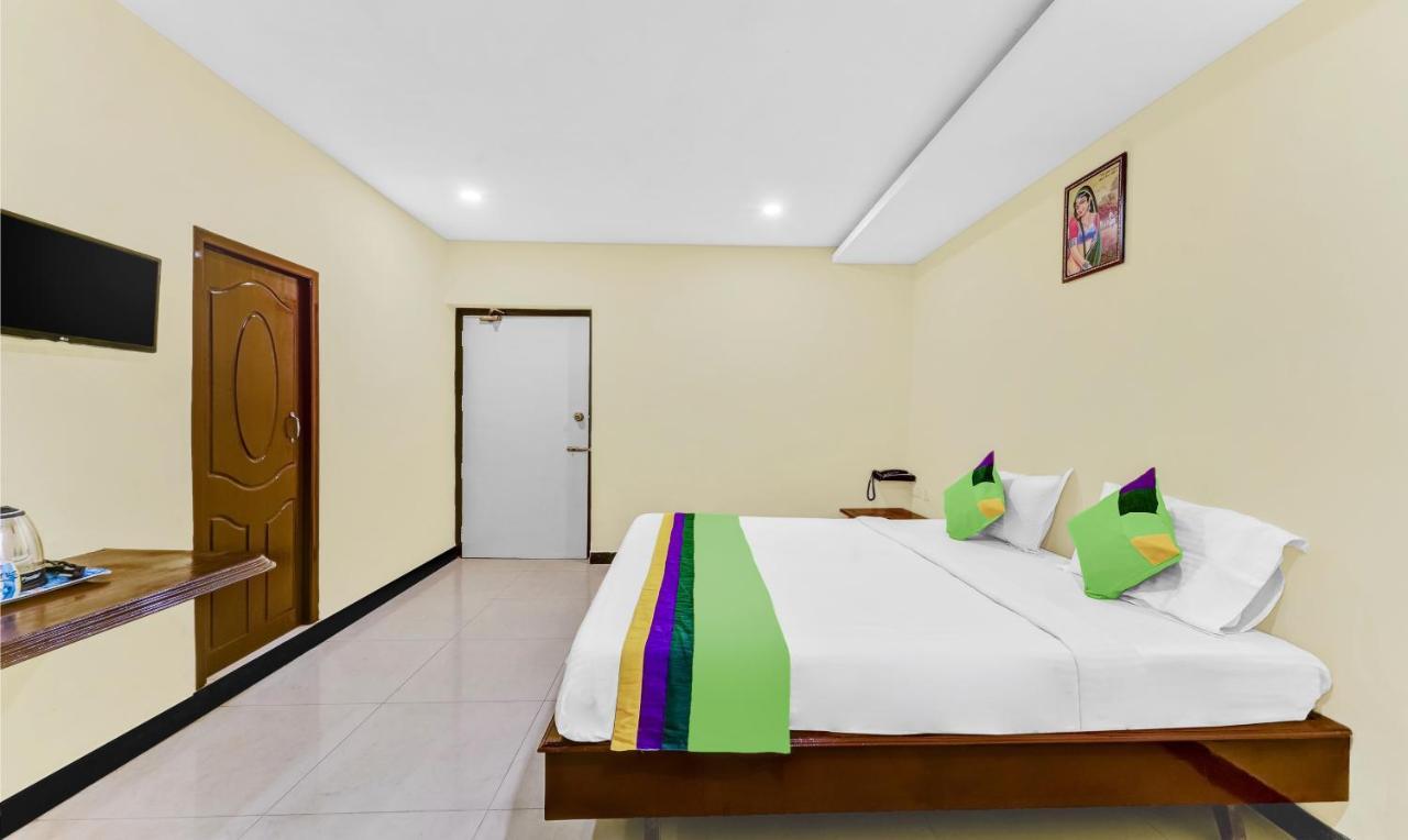 Treebo B Coral, 2 Km From Promenade Beach Hotel Pondicherry Ngoại thất bức ảnh