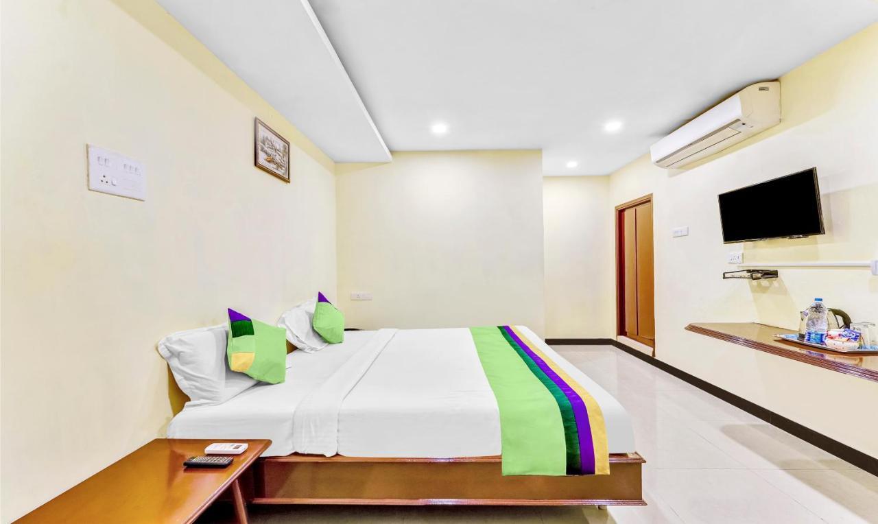 Treebo B Coral, 2 Km From Promenade Beach Hotel Pondicherry Ngoại thất bức ảnh